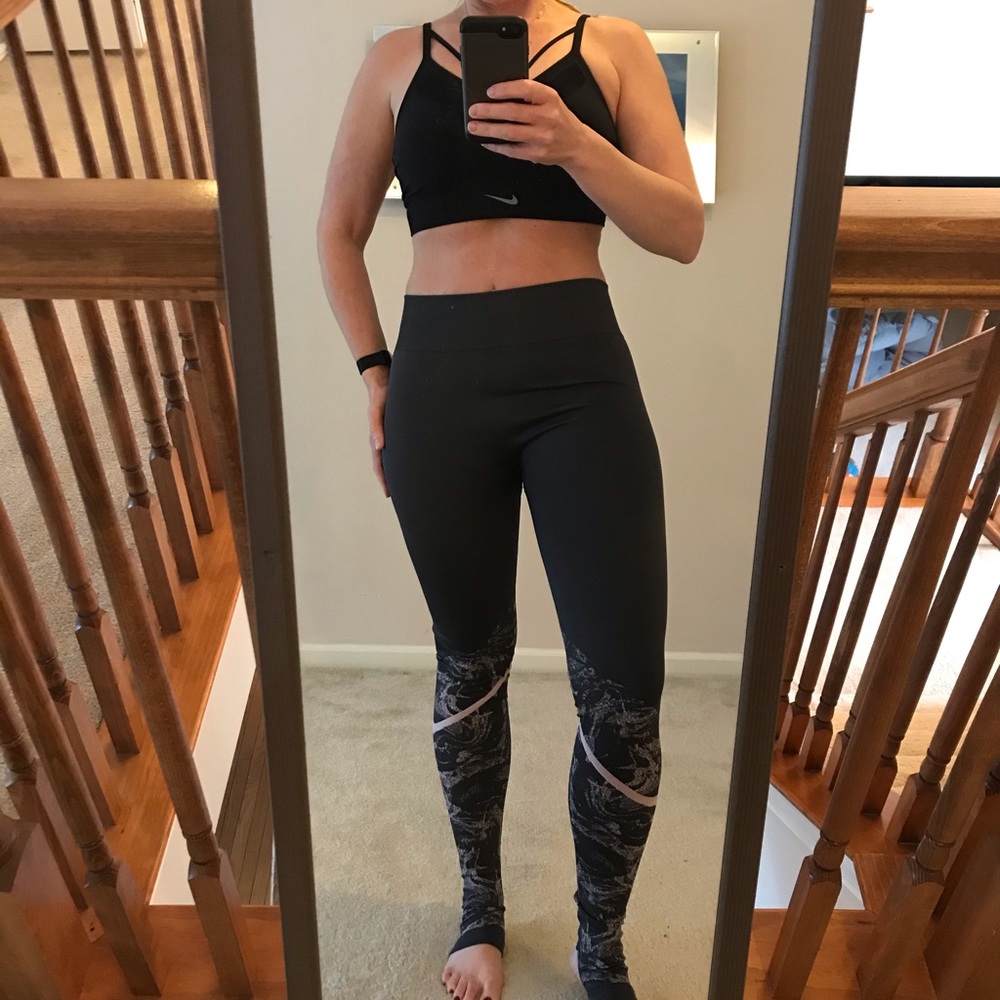 Fabletics grey/pink swirl Eliza high legging - M